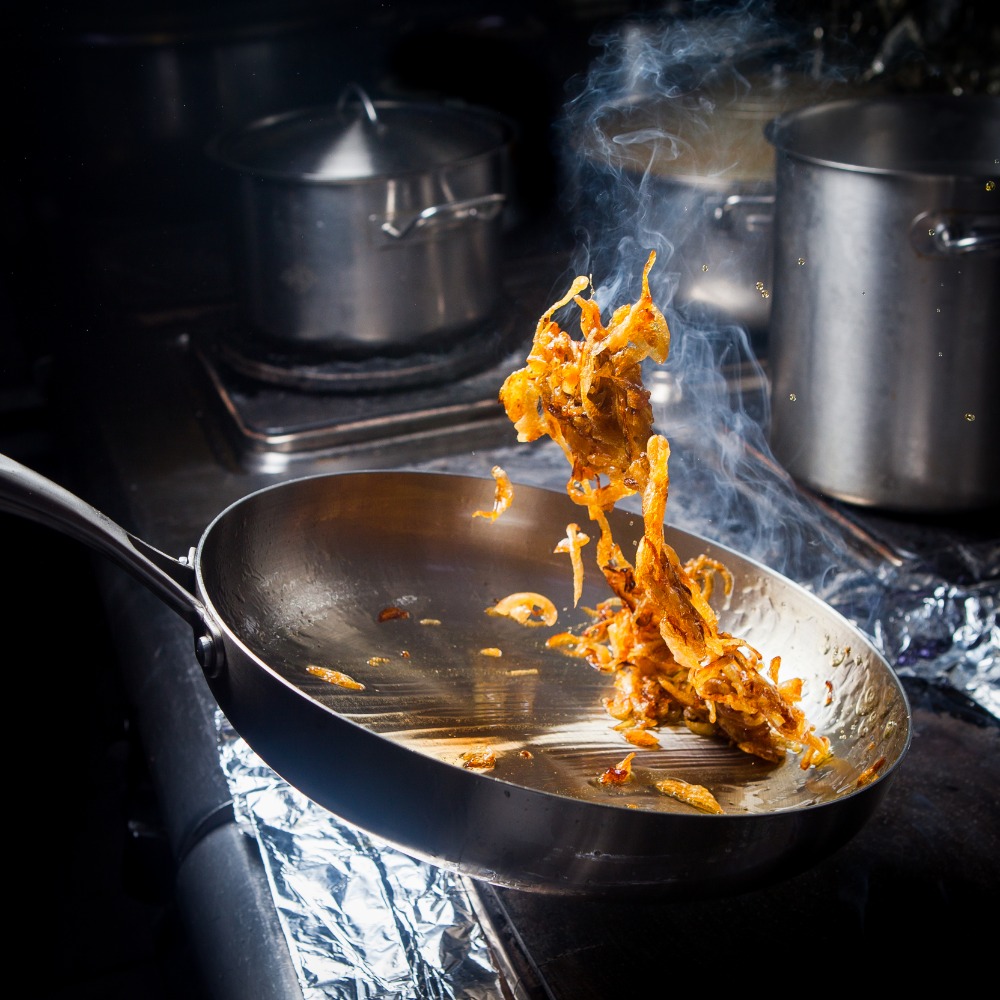 Lee más sobre el artículo Alquiló toda la cocina de su restaurante. Hoy factura 3 veces más y duerme como un bendito.